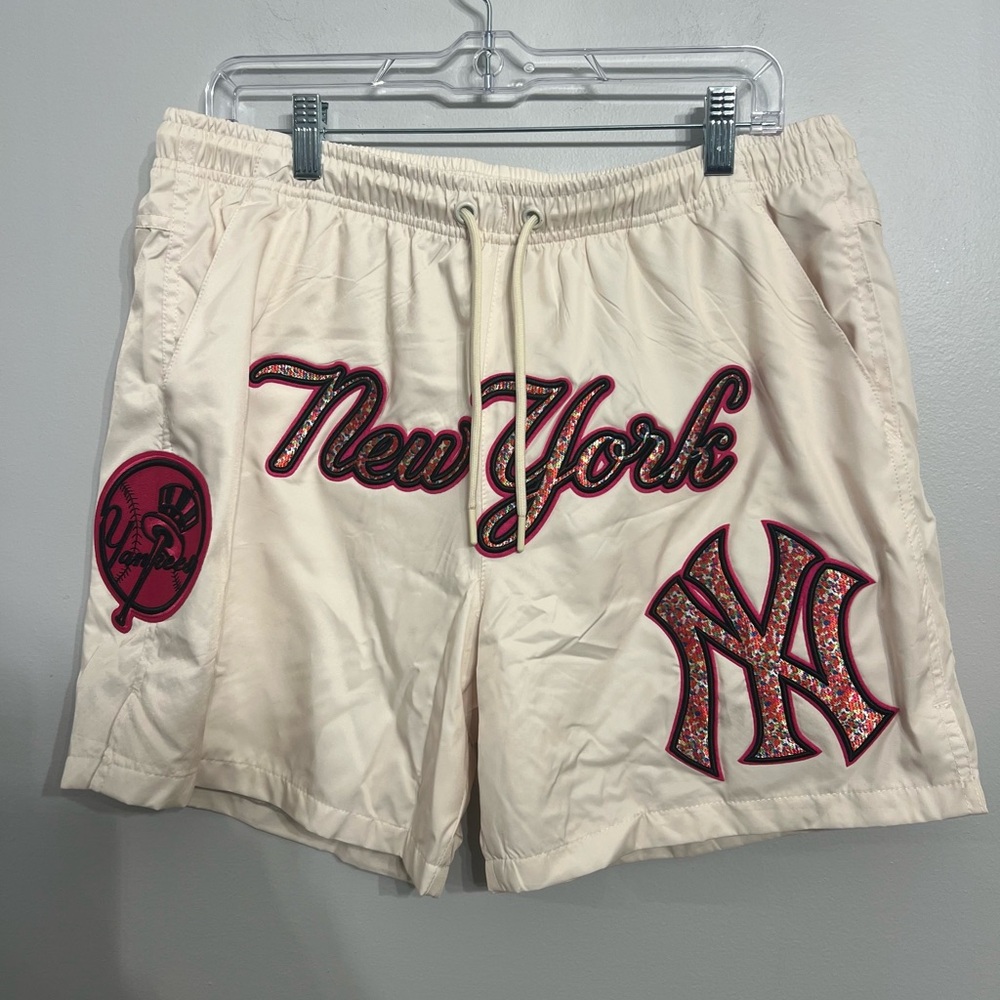 Pro Standard Hibbett Exclusive New York Yankees MLB Confetti Shorts‎ Cream NWT L